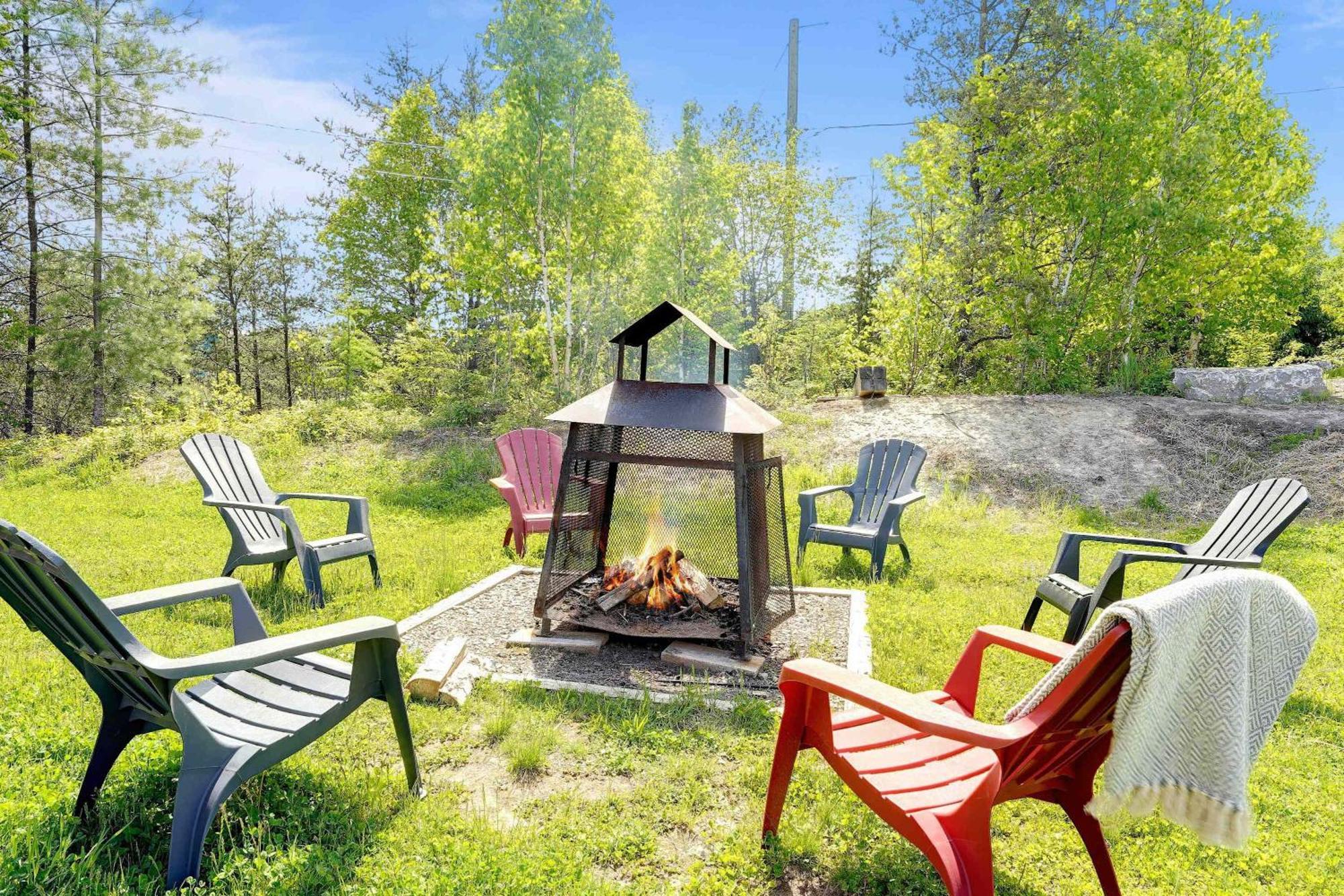 Cottage With Spa + View & Access To Lac Taureau Saint-Michel des Saints Exterior photo